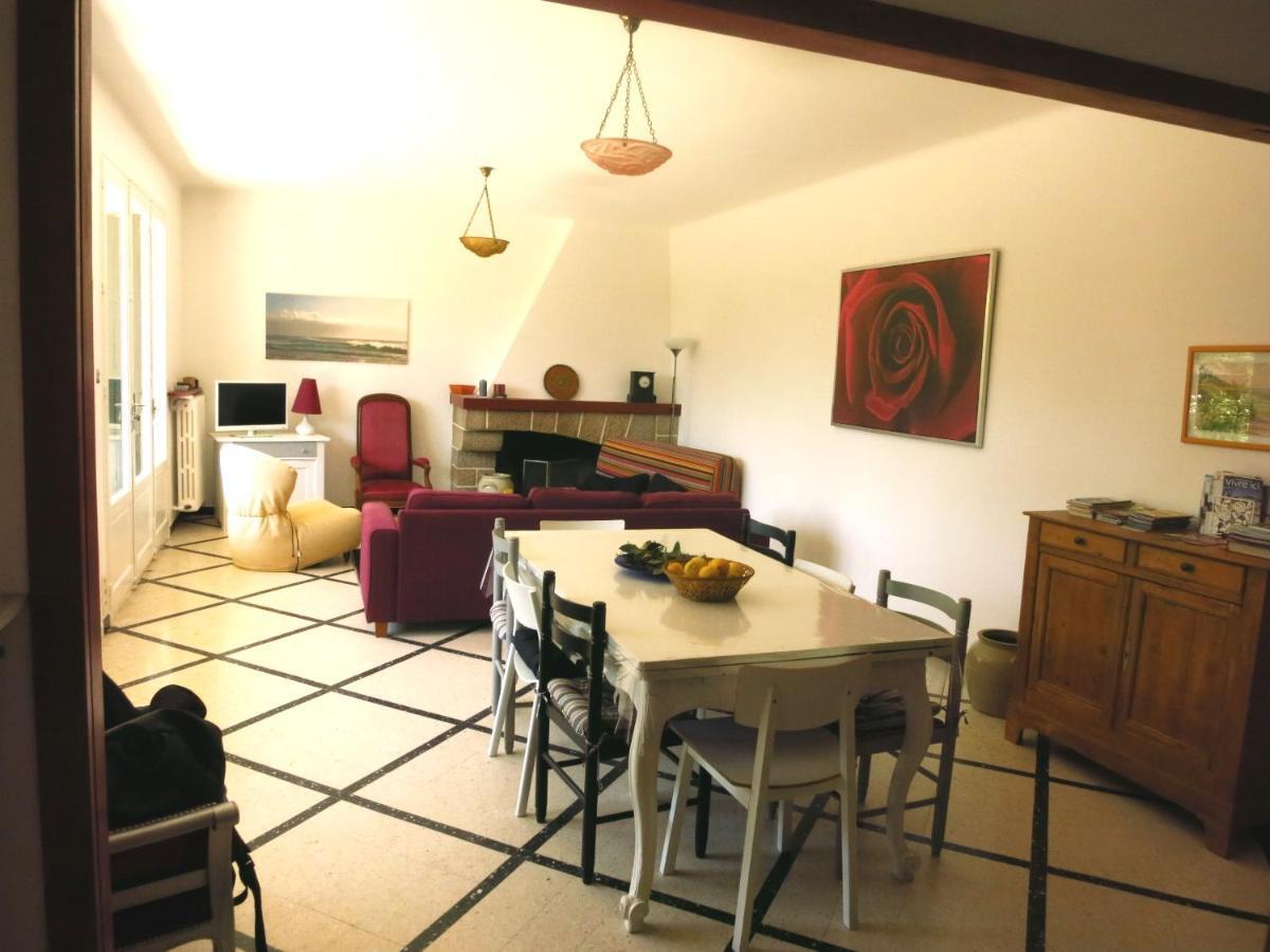 Maison Lumineuse Et Spacieuse Avec Jardin Arbore Ла Валет-дю-Вар Екстериор снимка